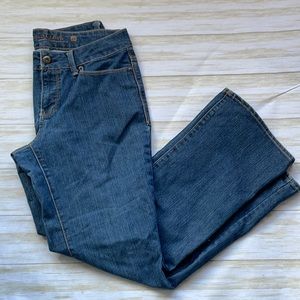 Bootcut Curvy Jeans